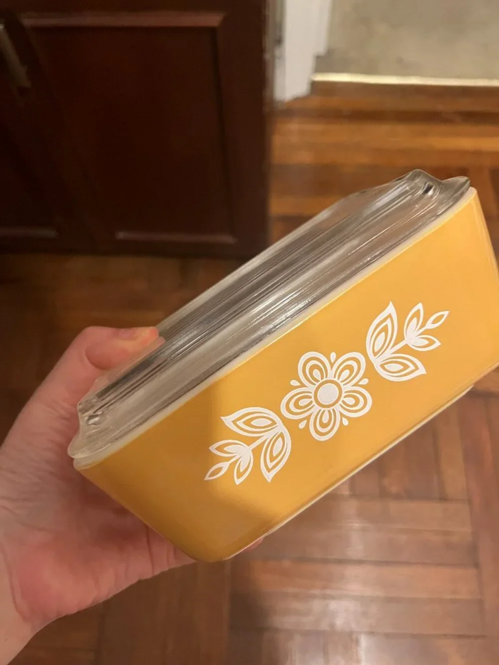 Pyrex Refrigerator Dish with Lid (Vintage Butteryfly Gold Style 0502  1.5 Pints